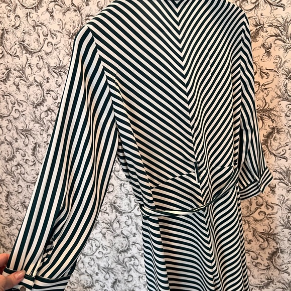 H&M green and white stripe belted dress, size 8 - Picture 8 of 9